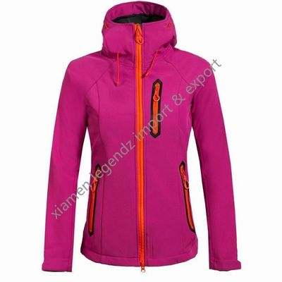 Fungsional Tahan Air Softshell Jaket Outdoor Bernapas Musim Dingin Wanita Pakaian Luar