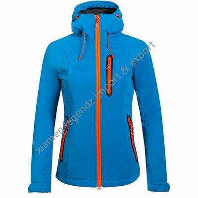 Fungsional Tahan Air Softshell Jaket Outdoor Bernapas Musim Dingin Wanita Pakaian Luar